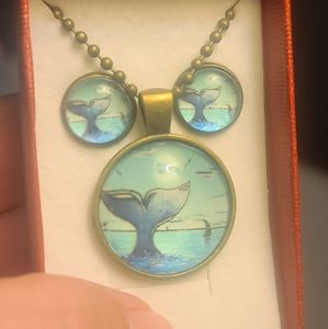Handcrafted jewelry set whale tale new in gift box